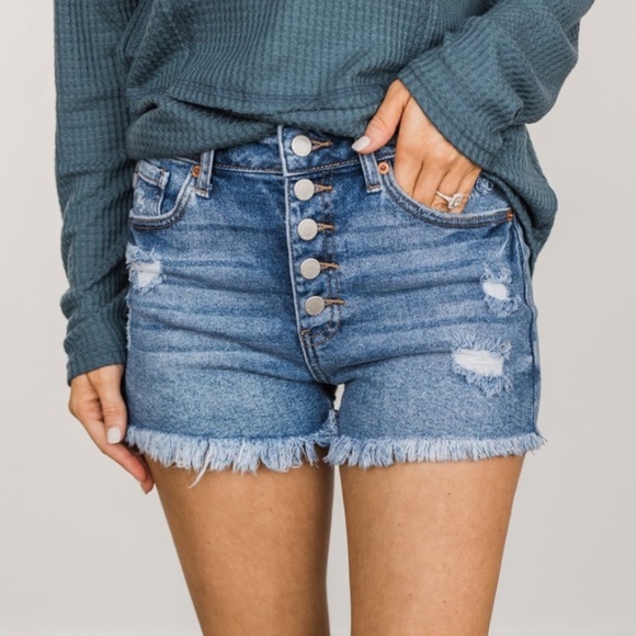 🎉HP!🎉 NWOT! Just USA Evelyn wash denim distressed frayed hem button fly shorts - Picture 2 of 16